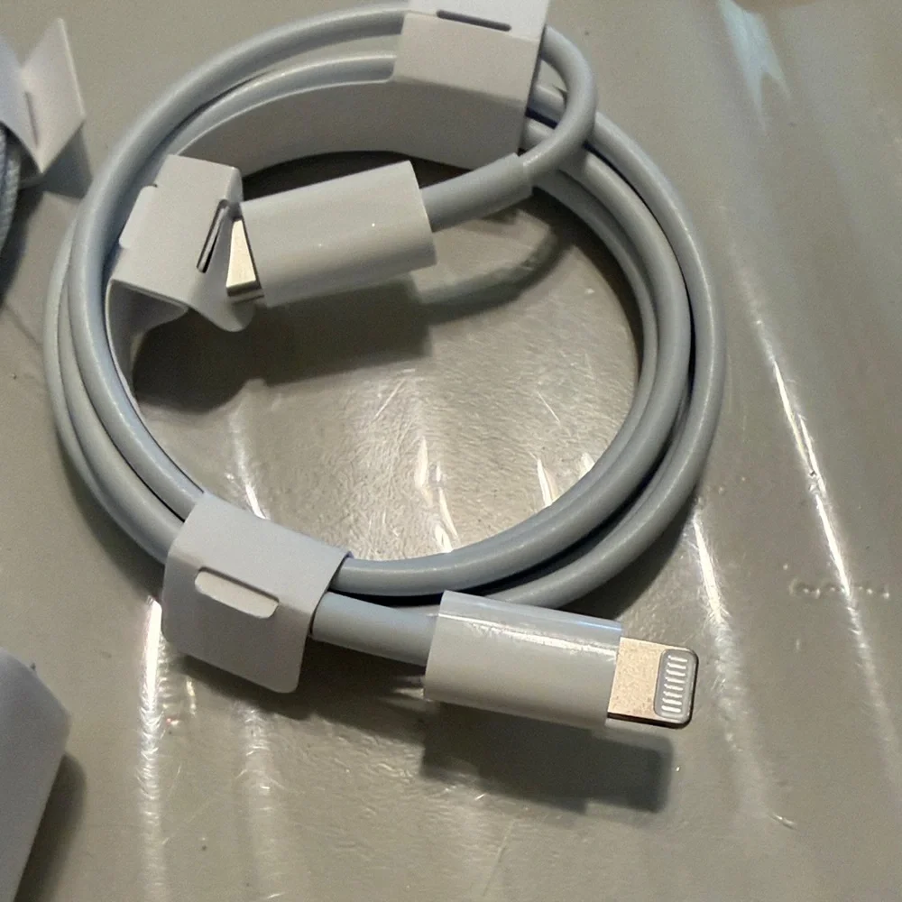 Apple White Charging Cables and Watch Charger Accessory Set